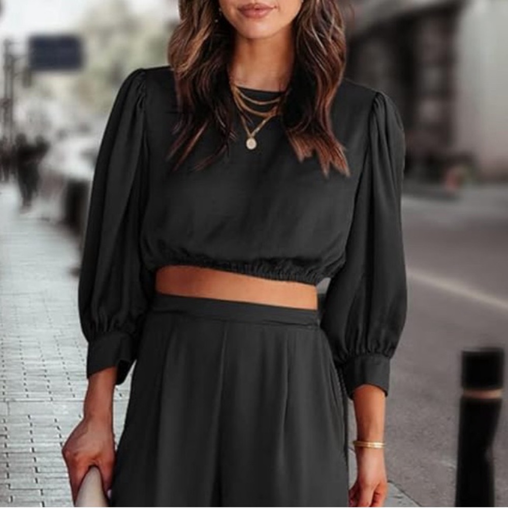 NWT Black Crop Top Size Small